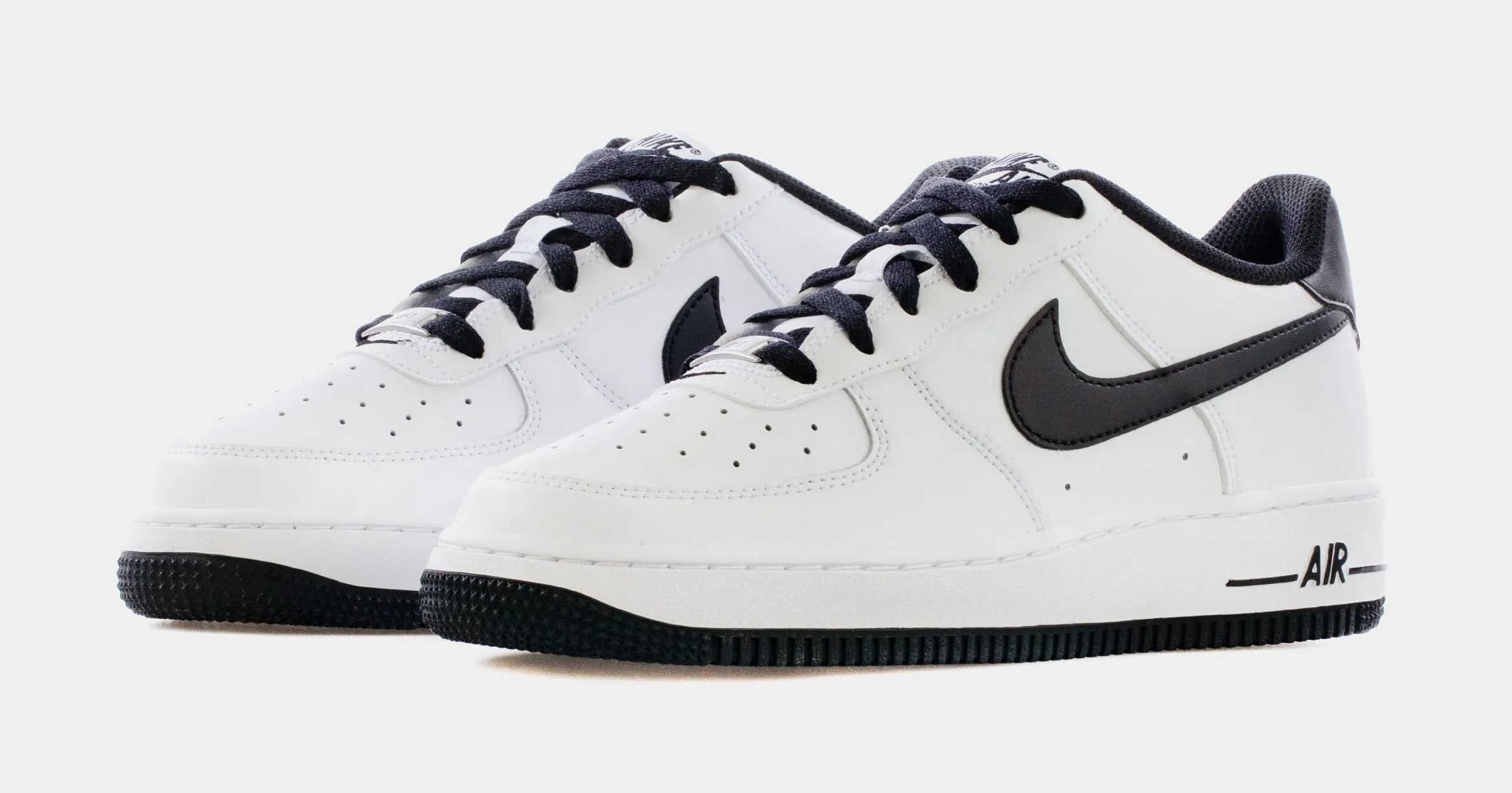 Air Force 1 '06 Grade School Lifestyle Shoes (White/Black)