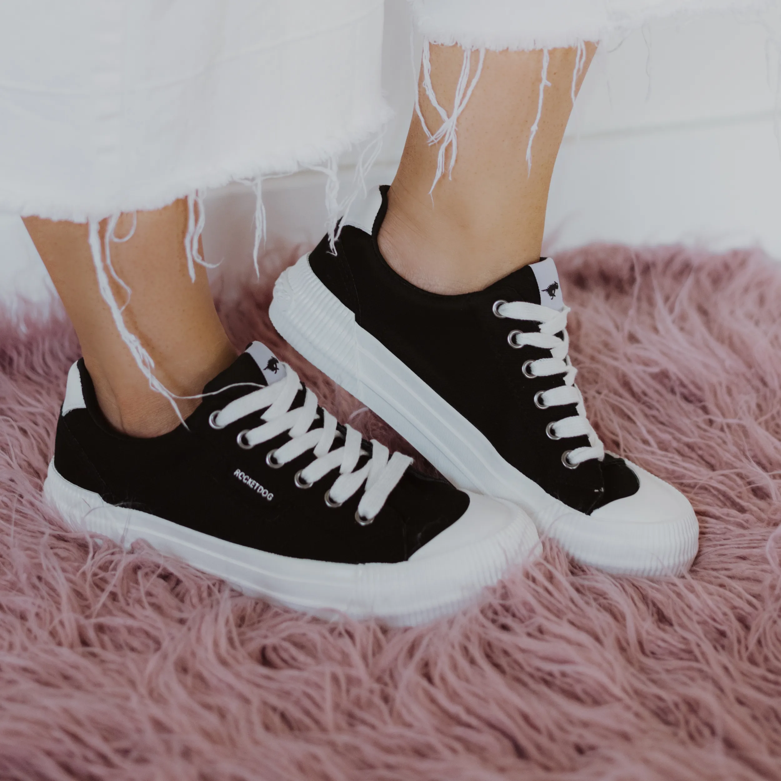 Cheery Black Sneaker