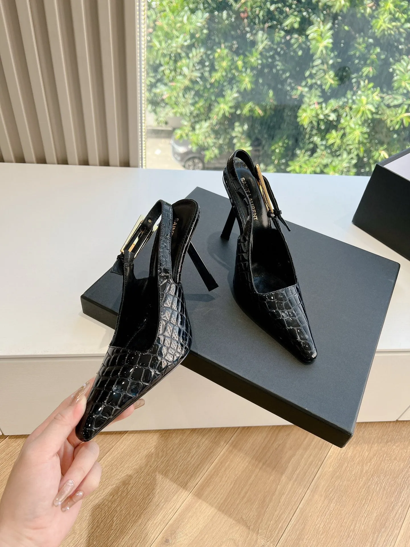 Metal diamond chain high heels