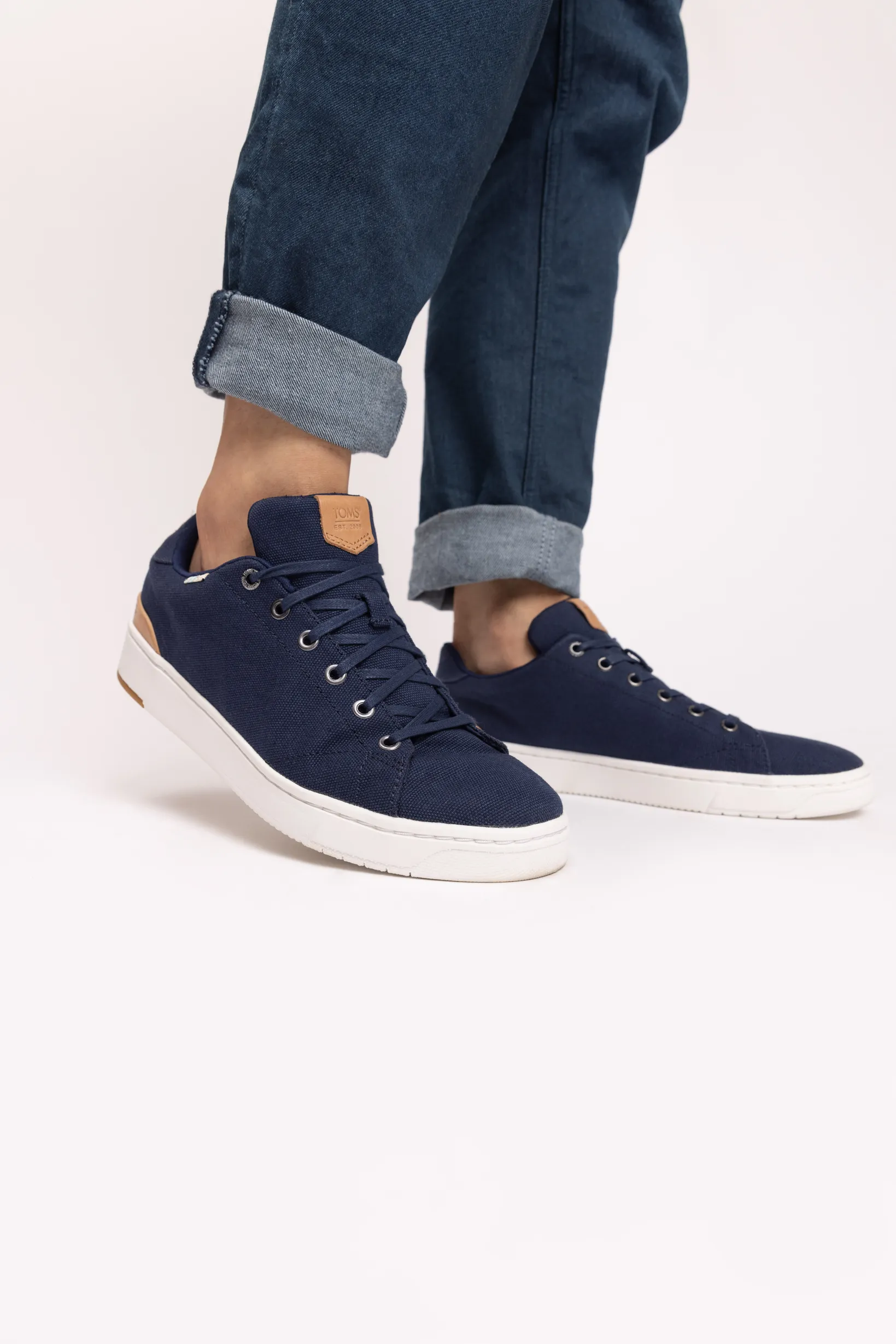 TRVL Lite Low 2.0 Sneaker - Navy Canvas