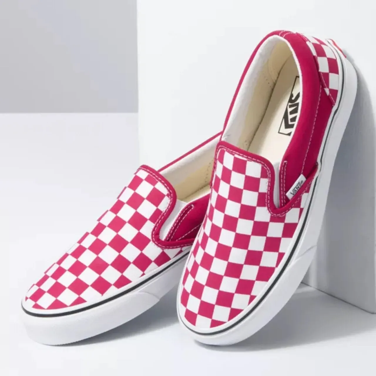 Vans Unisex Check Classic Slip On Shoes - Cerise / True White